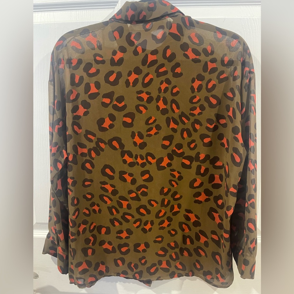 The Bouse & Dress Sheer blouse animal / leopard print long sleeves buttons down - Picture 3 of 9